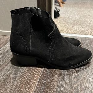 Time and Tru black booties